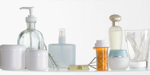 Medicine cabinet shelves